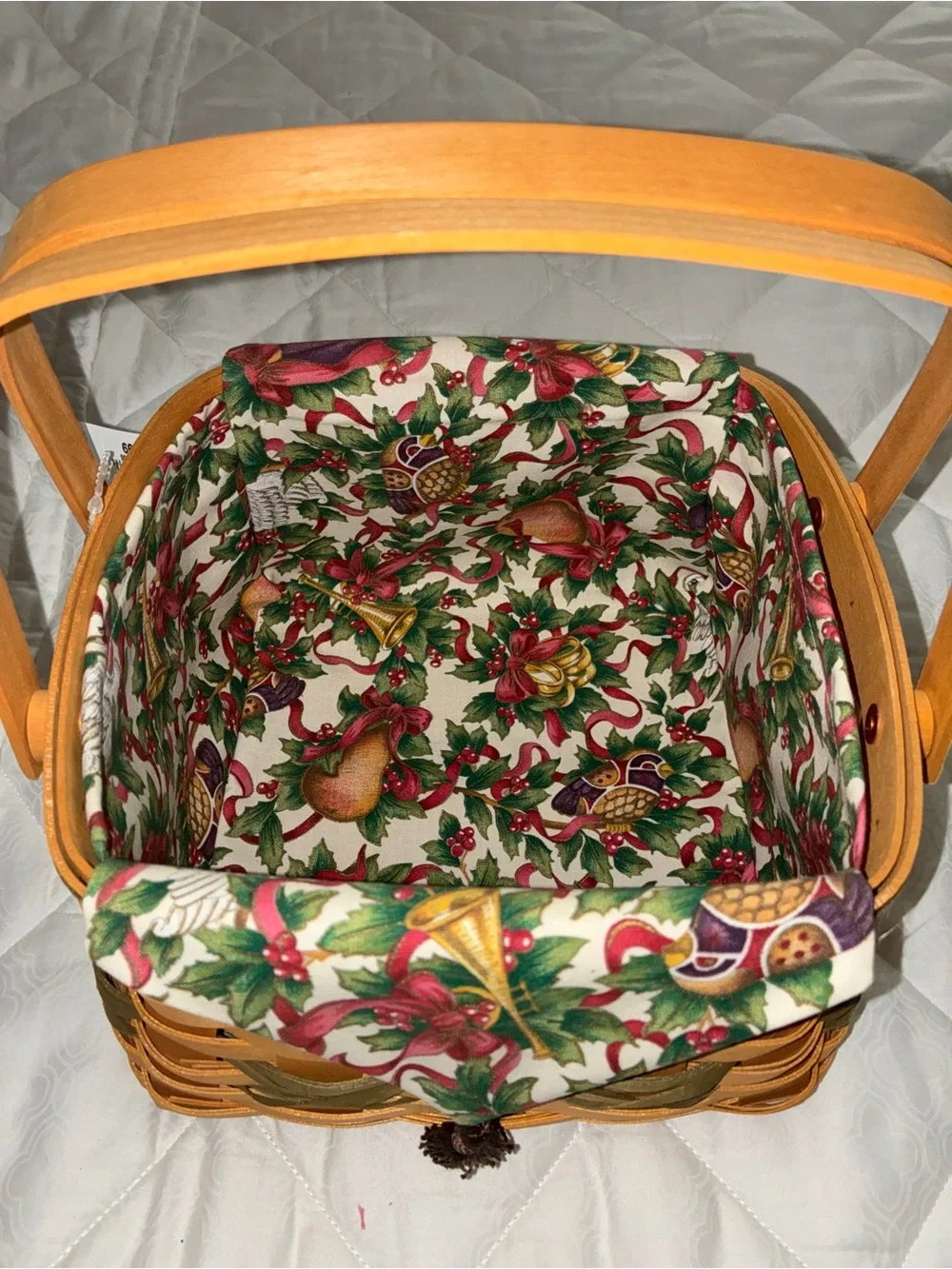 Longaberger Vintage 2000 Christmas Collection Deck the Halls Basket with liner.